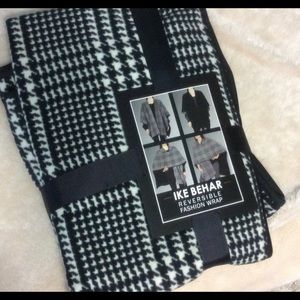 Women’s reversible cape (2)